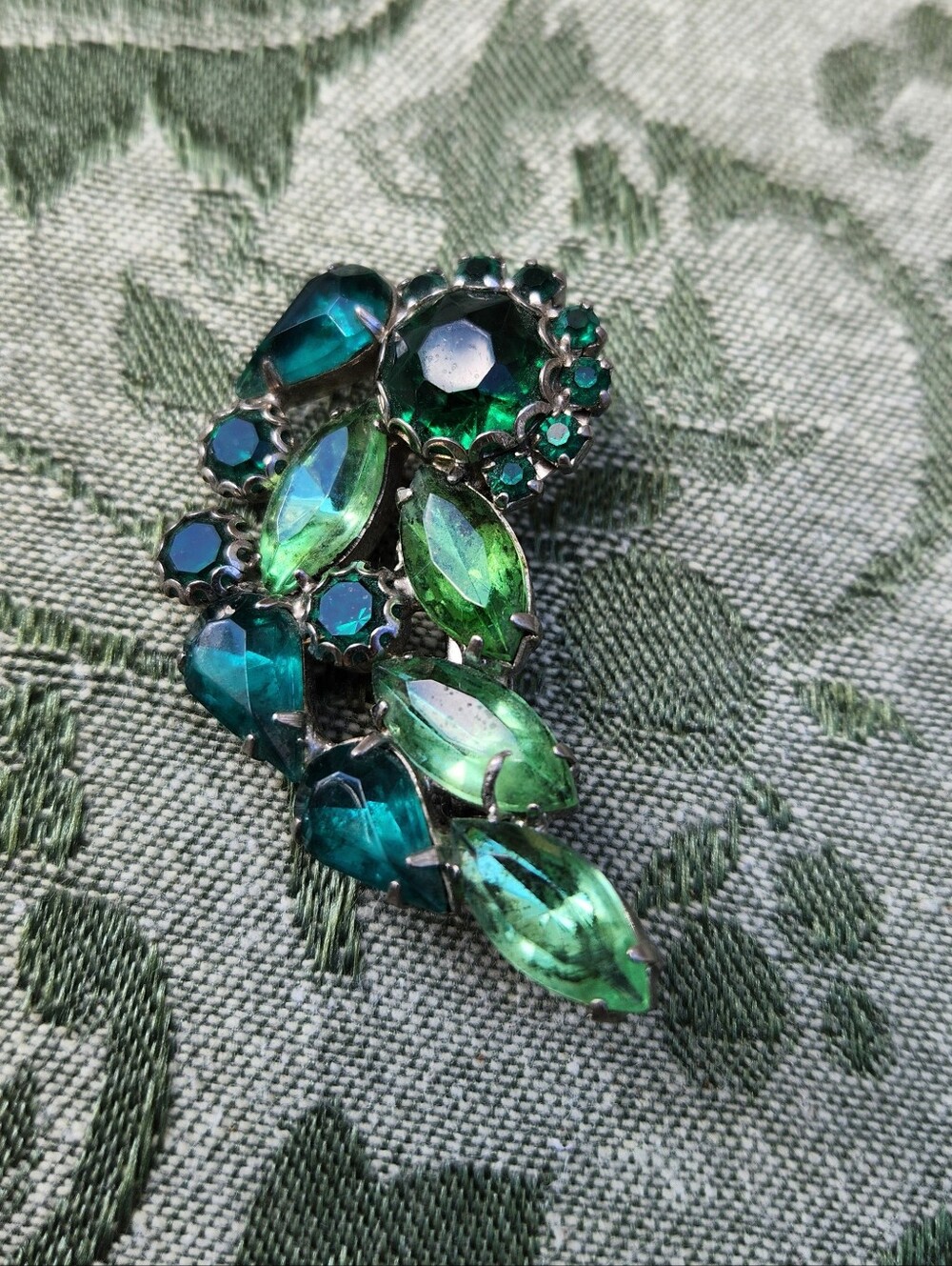 Emerald Gemstone Leaf Cluster Brooch - Women Jewelry - Picture 2 of 7